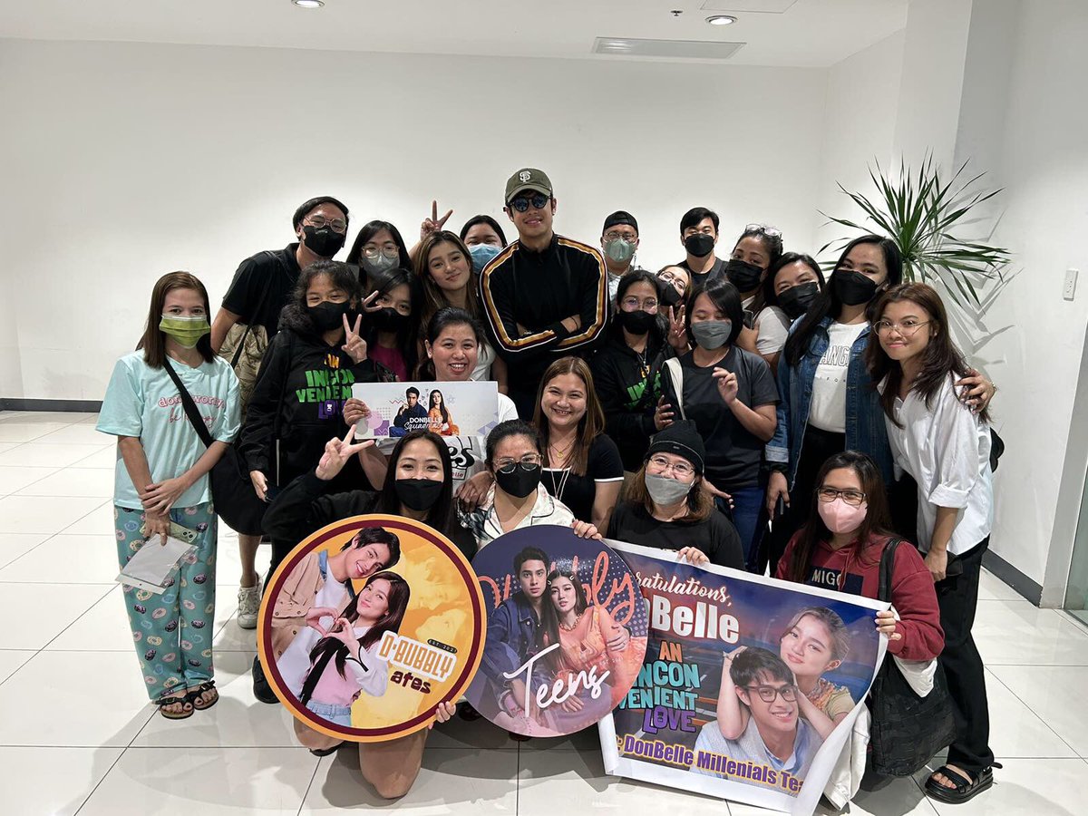 StarCinema's tweet photo. Donny and Belle’s Sundate at the #AnInconvenientLove block screenings with fans at SM North EDSA 😍🧡💚💜

143 for the 24-Ever love and support, D’ Bubble Ates! 🥰

#AnInconvenientLoveNowShowing on its 3rd week! 💯🛎 https://t.co/lpRD2exGIT