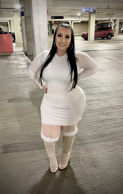 Birthday weekend ? https://t.co/5a9UrxuMXf