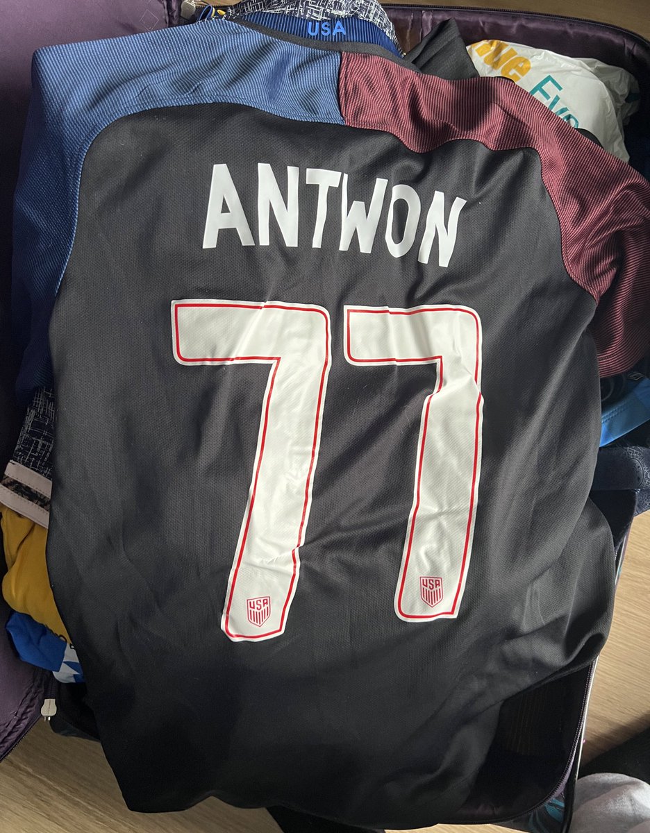 Akpommed's tweet photo. Just rediscovered this relic #RIPAntwon #wantup https://t.co/1anz8uQ1qI