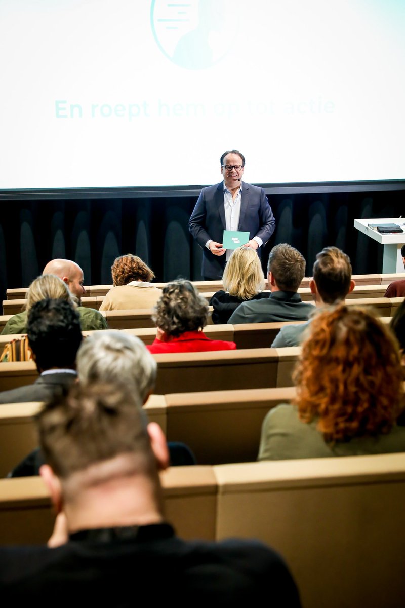 Daan_Schmidt's tweet photo. Ben je niet tevreden over de opbrengst van je marketing &amp; sales in ‘22? 
Tegen de tijd dat je de Masterclass hebt gevolgd heb je een heldere visie voor ‘23 en ben je goed op weg om je resultaten drastisch te verbeteren.  

Alle info op https://t.co/Sunwc34ZAy https://t.co/xkUws439RQ