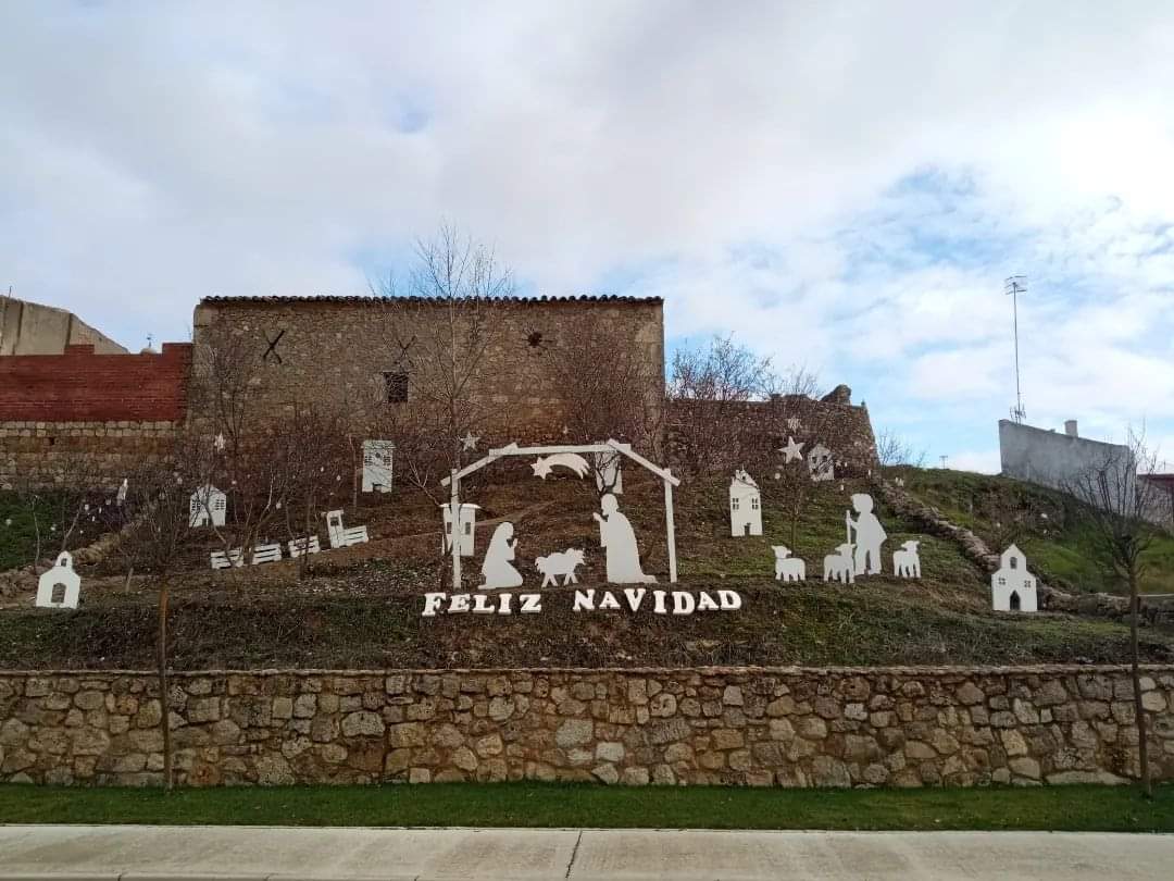 Increíble el trabajo de <a href="/irodrival/">Ines</a>  y Manolo ¡ES PRECIOSO! Este Belén se encuentra en nuestro pueblo, Castromonte.
¡Feliz Navidad!