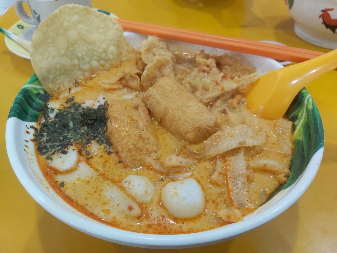 melzisme's tweet photo. Best Singapore laksa in KL... (@ Pusat Penjaja Air Panas in Kuala Lumpur, Federal Territory of Kuala Lumpur) https://t.co/OnfIJQYrw3 https://t.co/yBcZneEWQW
