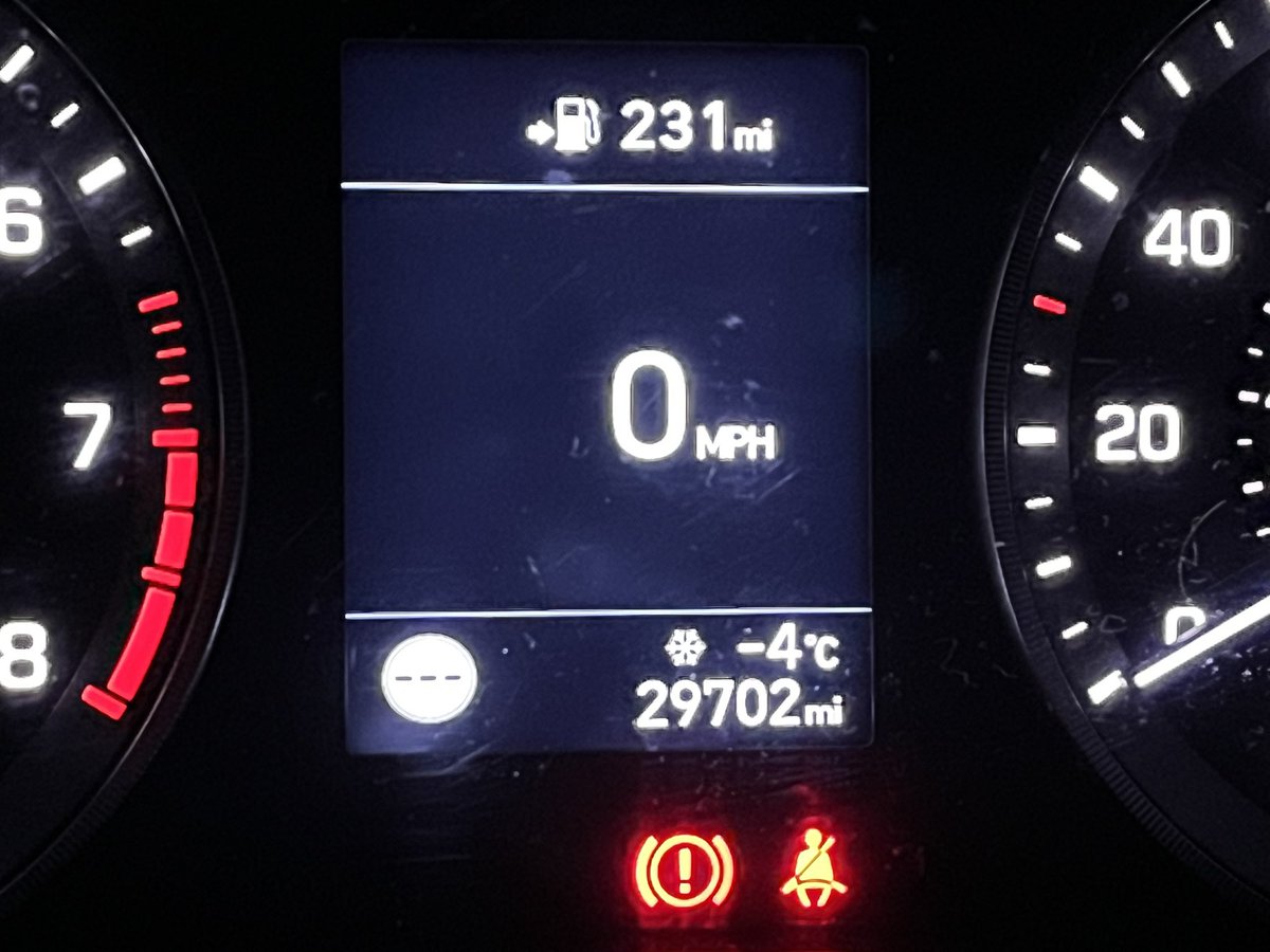 Just a tad brrrgh in #Brentwood at 0500hrs and been like that late night early through this morning #WheresTheSnow 🥶❄️ to add the flurry type 🌨️☃️