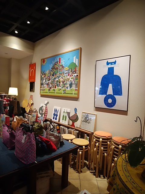 oo_yamaneko's tweet photo. 寺田さんの奈良での展示を観に、天理トレイルセンターに(*´ー｀*)

貴重なラフスケッチを観ることができて少し興奮気味です。

店内はレストランやショプもあり、充実空間。長岳寺で紅葉も楽しめて最高でした。

@terada_junzo https://t.co/6t9z3LDlnr