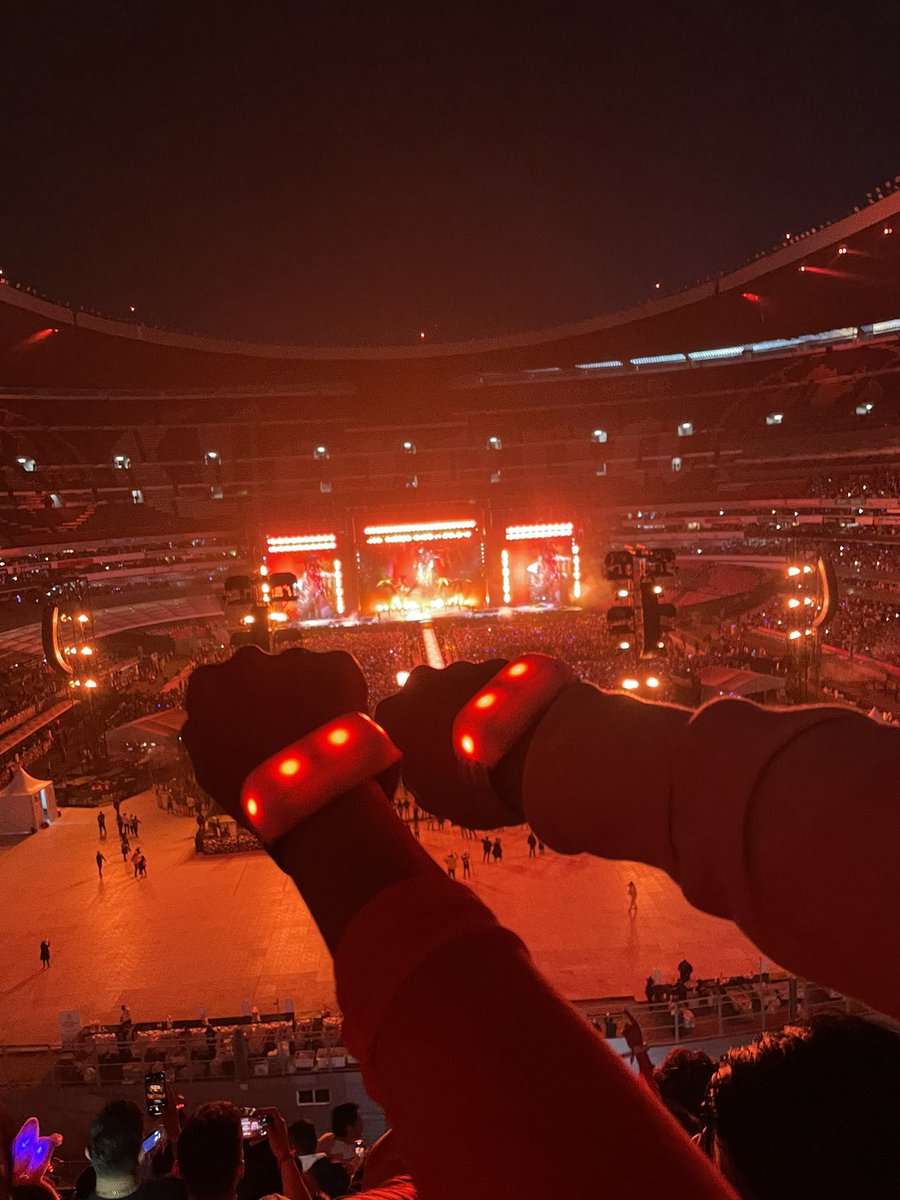 KatiiaCM's tweet photo. vi a @sanbenito y fue el mejor concierto everrrrrrr https://t.co/erbtmqiJa6