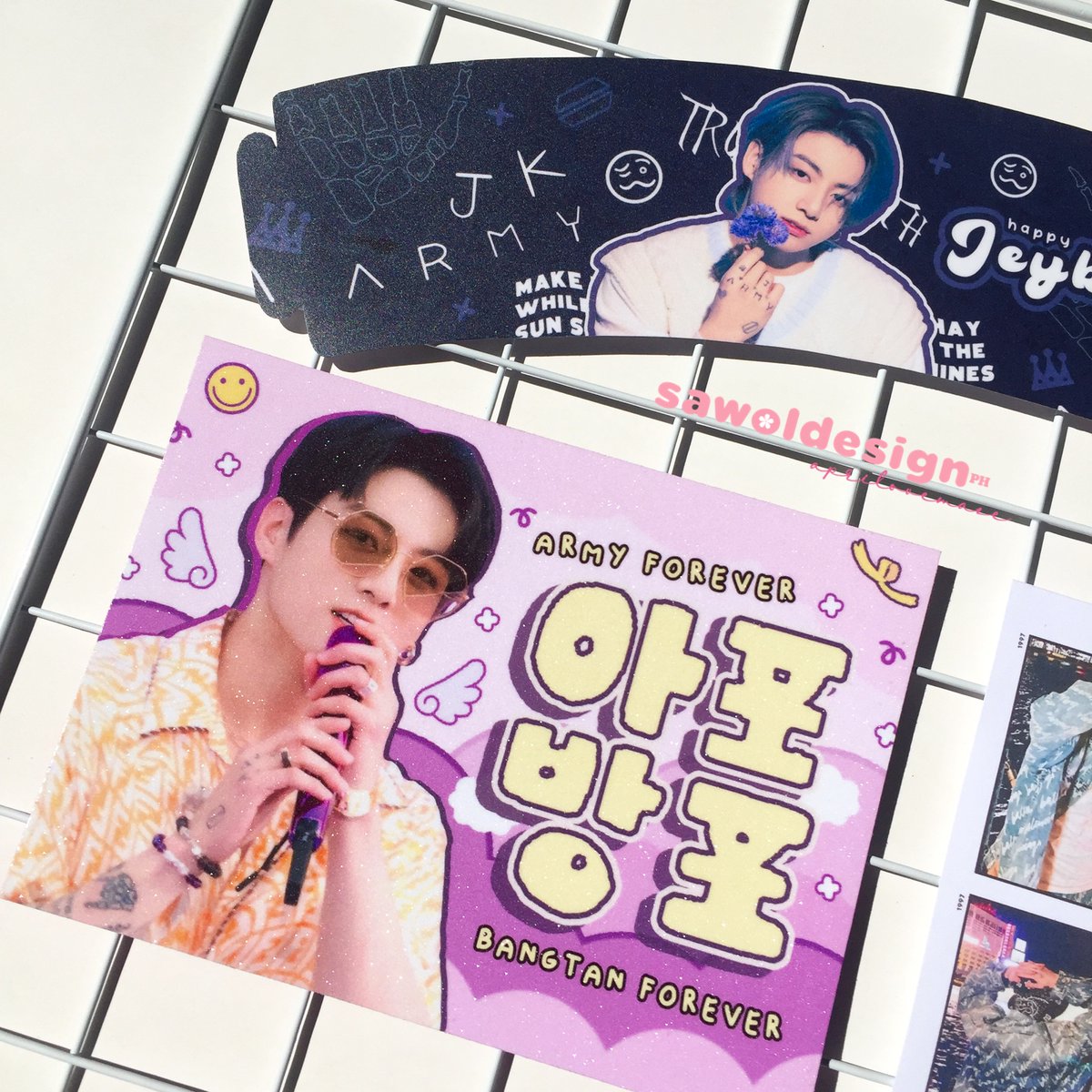 _swldesigns's tweet photo. Closer Look of ✧ 𝐉𝐊 𝐓𝐀𝐓𝐓𝐎𝐎 🥴🤟
Birthday Cupsleeve Kit
#SawolDesignKit

Inclusions: Cupsleeve + B2B Square Banner + B2B PC + Photomatic + A6 manual cut sticker

Available in Shopee:
https://t.co/BfkgI7IPCP

wts lfb fankit fanmade bts jungkook my you cooky print event https://t.co/5YJz6nbFYU