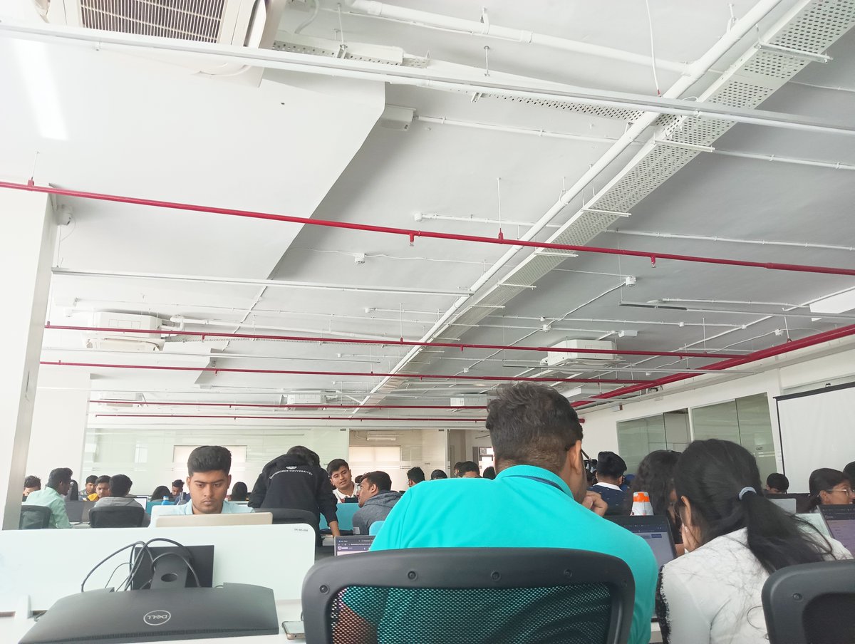 _piyushborana's tweet image. Hey folks,
Attended Build with @hackthisfall X @nhost workshop in Pune &amp;amp; It was always amazing to meet @siddharth_hacks and these amazing people.

#BuiltwithHTF  #HTFxNhost 
@MrunankPawar @rohan_2502