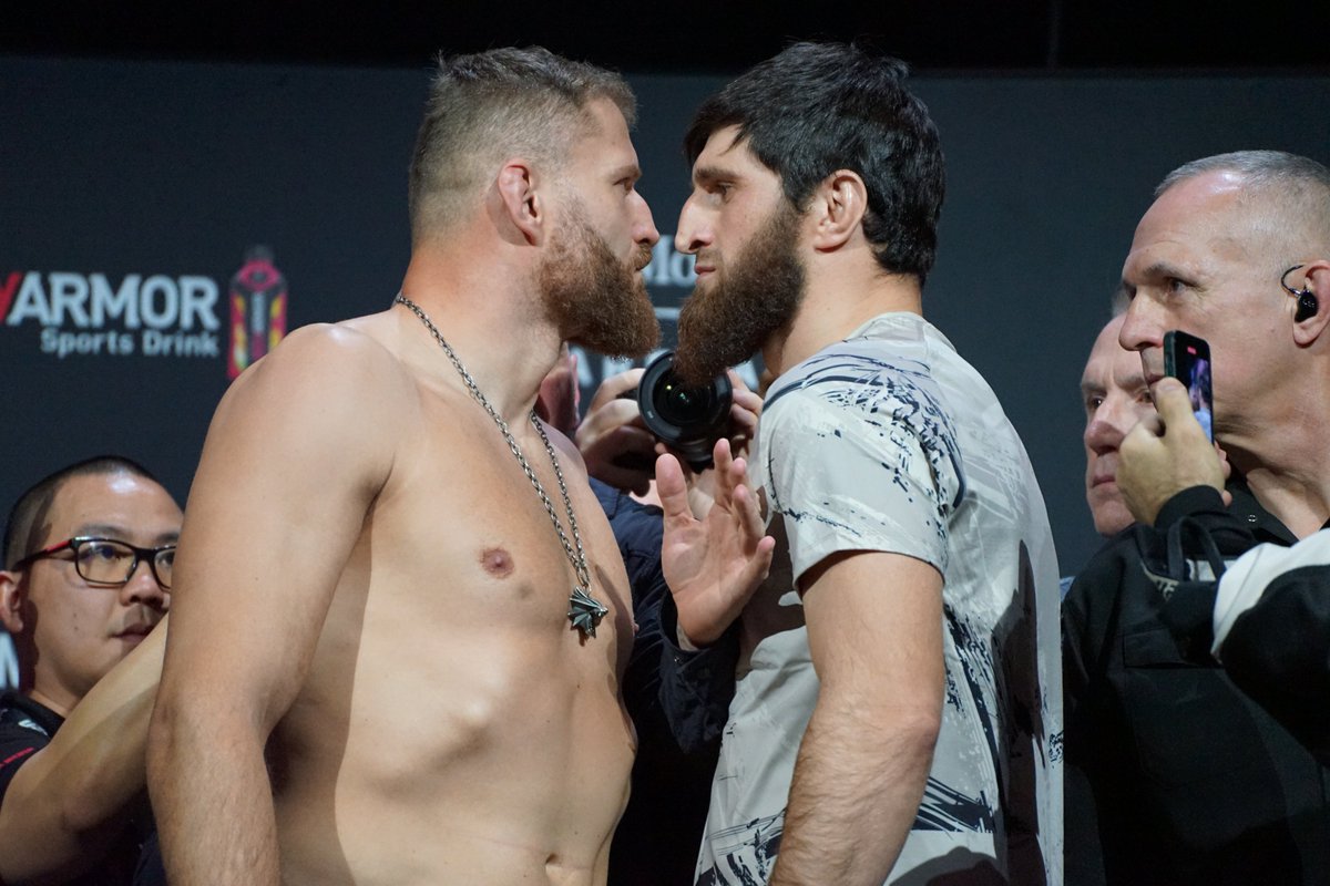 #UFC282 results: Magomed Ankalaev vs. Jan Blachowicz is declared split draw (47-48, 48-46, 47-47) mmafighting.com/2022/12/10/235…