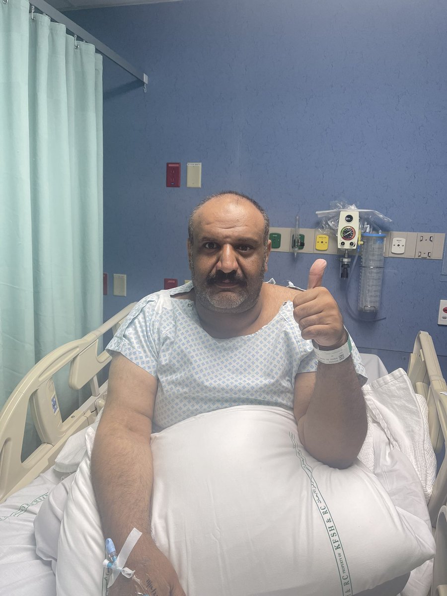 بحمد الله تعالى تحسنت صحة أخي /أحمد الدرمحي كثيرا دون الحاجة لتدخل جراحي حسب التشخيص الاخير صباح اليوم بالتخصصي بالرياض ولله الحمد والمنة ،ولايسعنا إلا أن نتقدم بخالص الشكر للبروف/علي سعيد الزهراني وللفريق الطبي المشارك كما نشكر كل من اتصل أو دعاء له بظهر الغيب ، والله الموفق  .