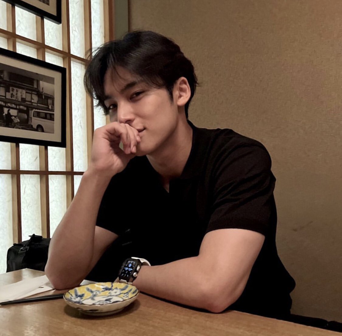 holaa, soy nuevo en fk y la verdad no sé como funciona esto, estoy buscando amistades o simplemente conocer gente :( si le dan rt o like se los agradecería mucho 🫶🏻