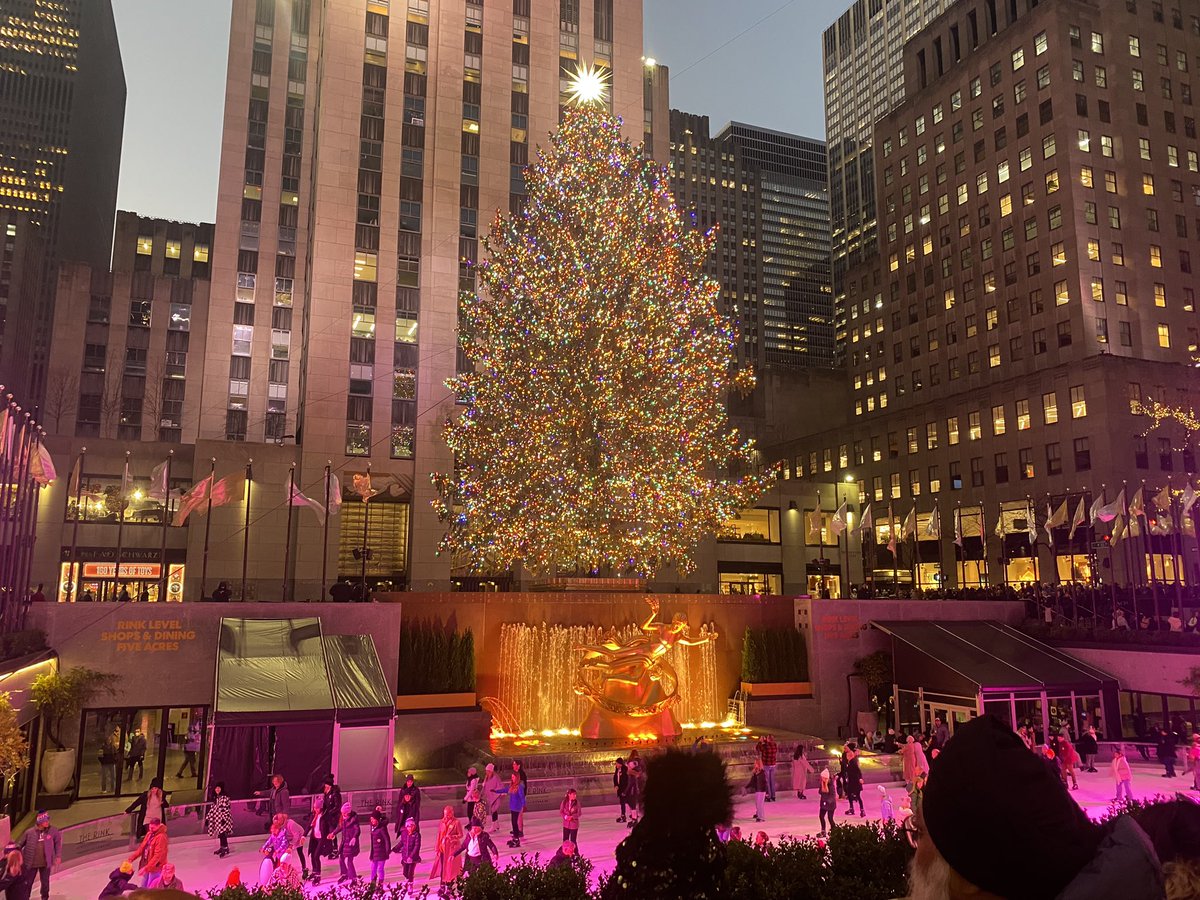 A quick girls trip to NYC to experience Christmas in the city 🎄