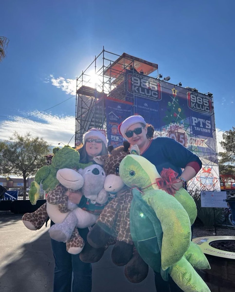 helpsonv's tweet photo. Day 3 comes to a close with a steady stream of donations.  Thanks to many biker groups and the Paule Family for their donations.

#FeelTheTingle
#CareGiveHELP https://t.co/syeBJv6TzA