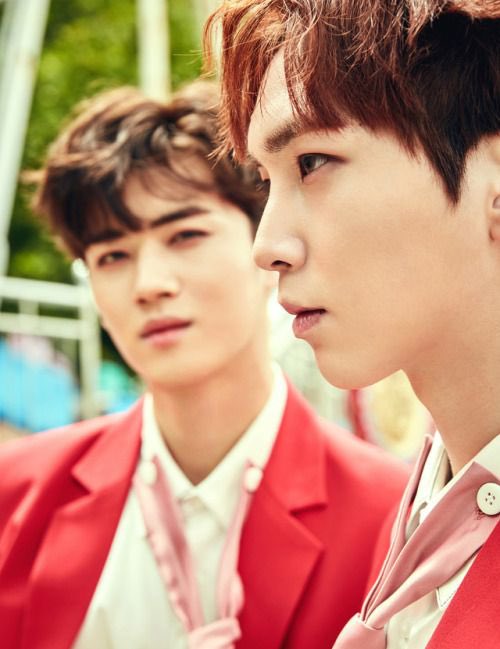 YANANZONES's tweet photo. here’s to more unnecessarily dramatic photos of these two 🎂

#알수없는_신원데이로_출발
#GoToTheShinToTheWonDay https://t.co/4YUvAfvaaP