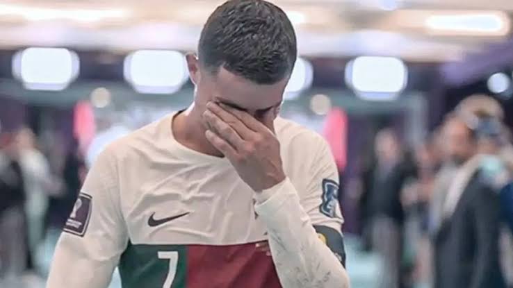 KumarShanuYADA4's tweet photo. Siiiiiuuu...Good by legend ..i seen u last time in the world cup...bt i miss always #Ronaldo𓃵 #FIFAWorldCup2022 https://t.co/qg4cIleTY7
