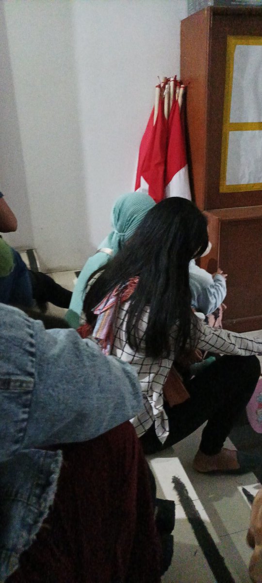 Mr_Zamy's tweet photo. Akhirnya boleh masuk, khususyg bawa anak2. Acara didlm gedung distop https://t.co/rAUbiZ3HZ2
