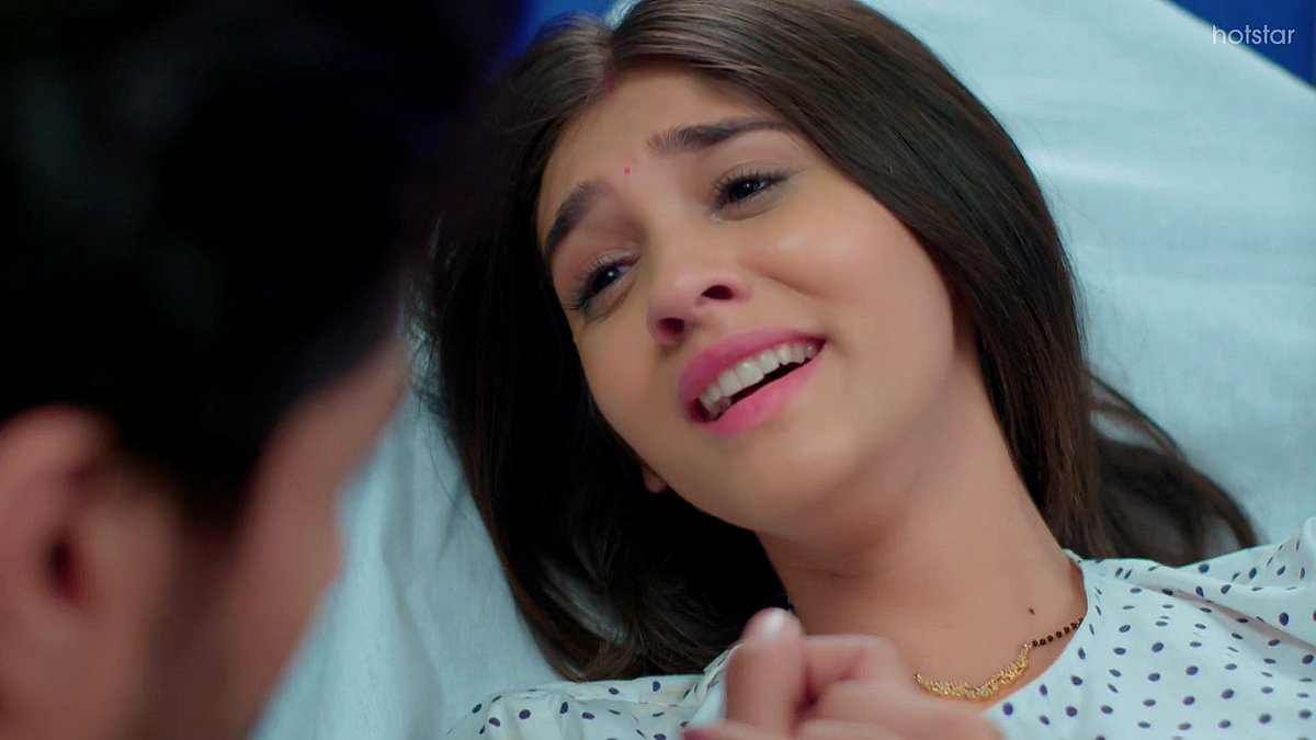 PotnuruSri's tweet photo. Yet another epi with rishta vibes&amp;full on abhiralicious epi😍#harshali nailed the whole hospital scene
Happy that abhi accepted for no abortion
Akshu is glowing already
Happy happy #abhira happy happy fd 
#yrkkh #abhira #mummatobe #papatobe #HarshadChopda #PranaliRathod https://t.co/luJBiMqK6R