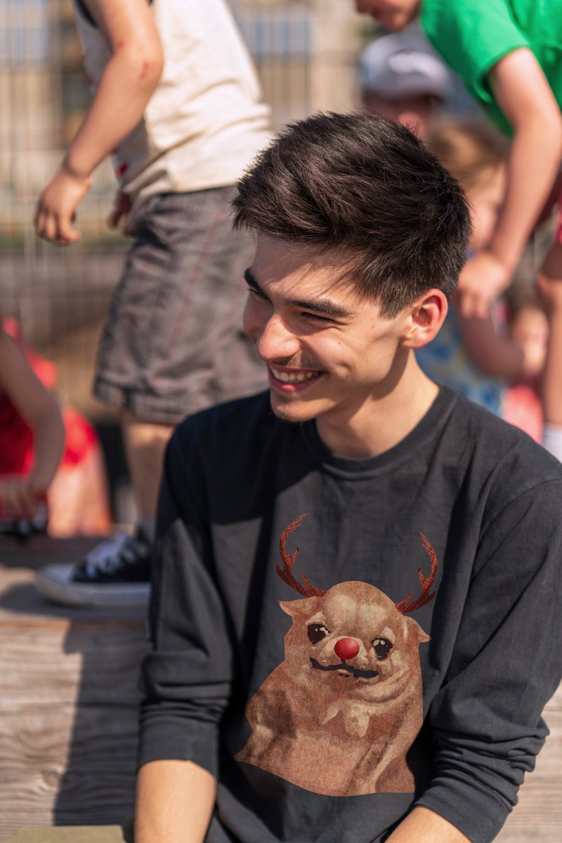 Horror_Scream_'s tweet photo. Vamos a despedir el año con 2 SORTEOS MÁS!

el primero es en este momento en twitch! 
si quieren ganarse una hoodie con este diseño este es el momento!  😱

https://t.co/onO32OFOU9 https://t.co/YtkeuUtOFE