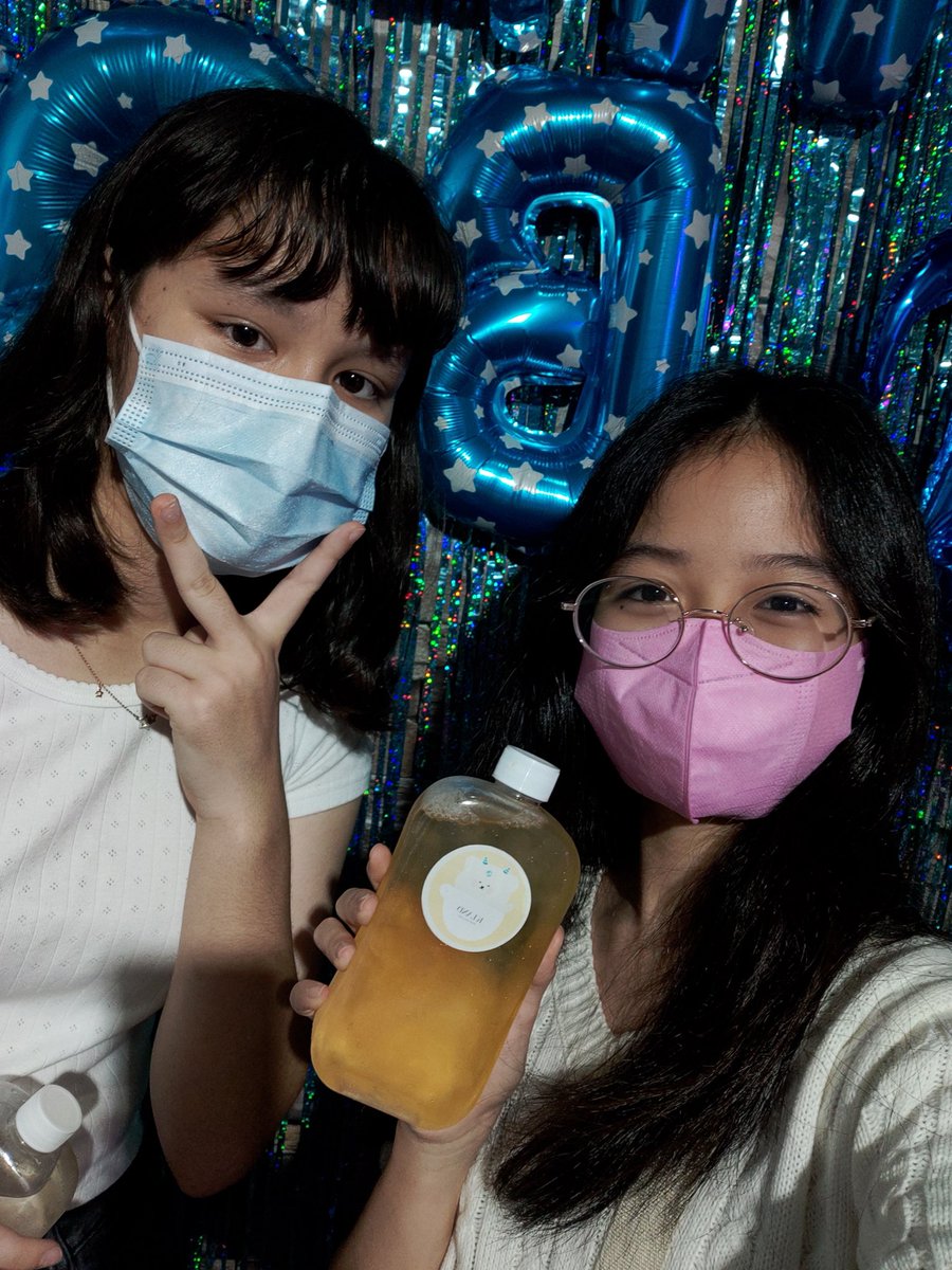 sunwoojoyy's tweet photo. went to @klandcafe with @ji_kyuuke for tbz 5th anniversary event!! everything was so pretty there, thank you guys for organising 💗💗
@DeobisWithTBZsg #5hineWithTBZ https://t.co/v9PDdO59Ht