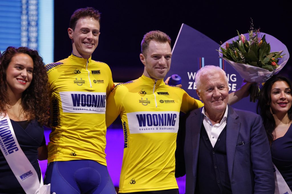 WielerFlits's tweet photo. Niki Terpstra en Yoeri Havik als leiders naar slotdag Wooning Zesdaagse
https://t.co/UPofqgaj2I
π³π± #Zesdaagse #Rotterdam #Ahoy #ZesdaagseRotterdam #6daagse #WooningZesdaagse @zesdaagse https://t.co/2hyTa8cmAB
