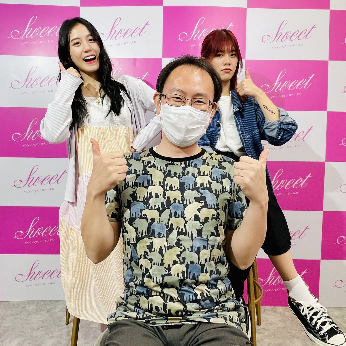 uketches's tweet photo. WeeとFondがあまりにもかわいすぎて（語彙力）もう一回並び直して買い増した。

พอเห็นหน้าสองคนแล้ว ผมก็ตกหลุมรัก เลยซื้อตั๋วถ่ายรูปอีกหนึ่งรอบ

#วีฟ้อนด์ #WeeBNK48 #FondBNK48 #BNK48 #TheCheeseSisters https://t.co/SBcftQGfGe
