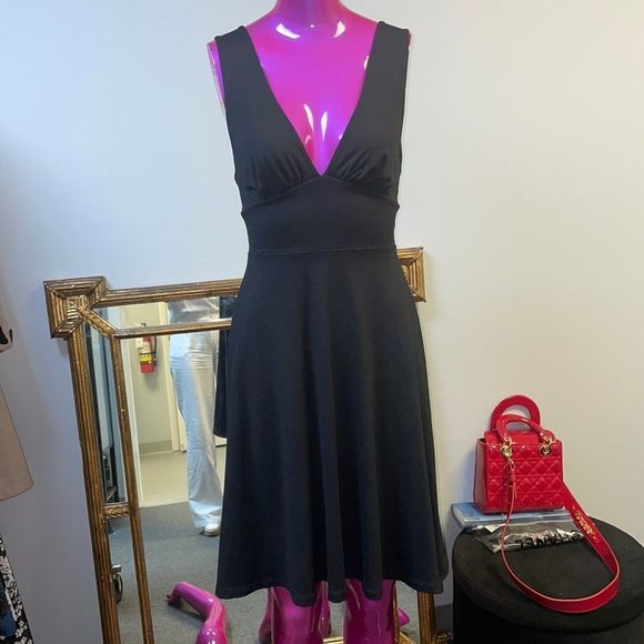 alliefeld16's tweet photo. So good I had to share! Check out all the items I'm loving on @Poshmarkapp from @NoSleaz44 #poshmark #fashion #style #shopmycloset #neonbuddha #susanamonaco #badgleymischka: https://t.co/HX8Cw8tS4t https://t.co/B6egTVcnl4