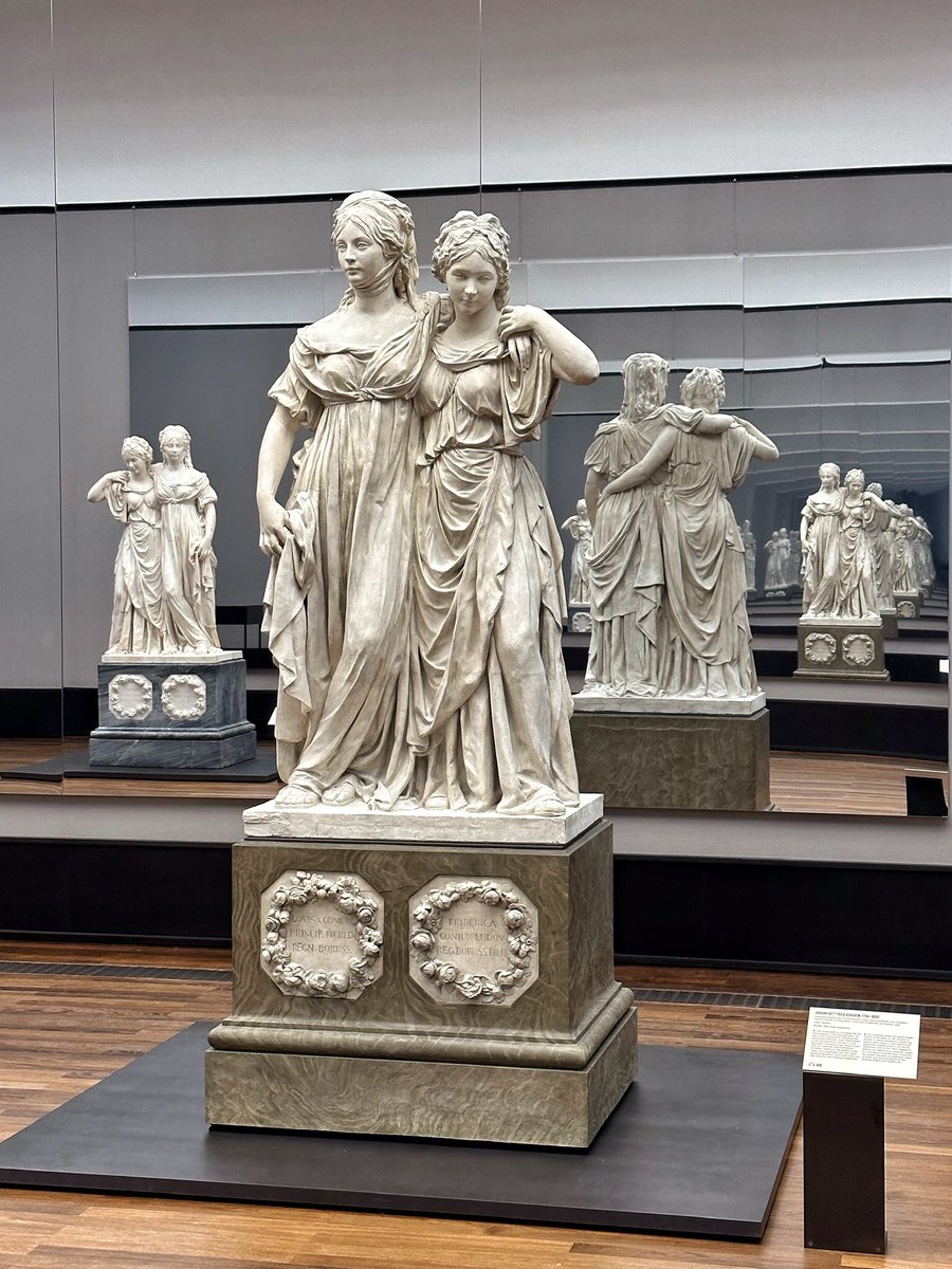 DasErbeRoms's tweet photo. Die Prinzessinnengruppe von #Schadow. In der aktuellen Ausstellung in Berlin werden die Marmor- und die Gipsskulptur aus dem 18. Jahrhundert gezeigt sowie ein Nachguss aus vergoldeter Bronze und eine kolorierte Gipsfassung https://t.co/HQEINAsemd https://t.co/u3ZPdKIhFf