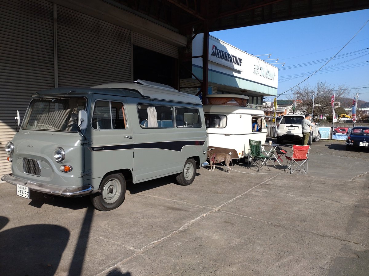shunsmk1's tweet photo. 秩父郡皆野町の太進タイヤさんでオースチンJ4＋トーレラーのケータリングカフェがオープンしたので朝駆けついでに立寄ってきました。

#秩父 #皆野町 #ケータリング #オースチンj4 #austinj4 https://t.co/2dKQ3yhwd0