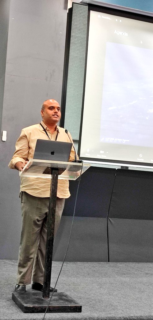 digitalimtiaz's tweet photo. Concurrent Programming in Python
By Sri Ram From @Innominds
#PyConfHyd22 #PyConfHyd2022 @pyconfhyd @pyconindia @THubHyd #Python #Conference #Hyderabad https://t.co/OybHtmRBHi