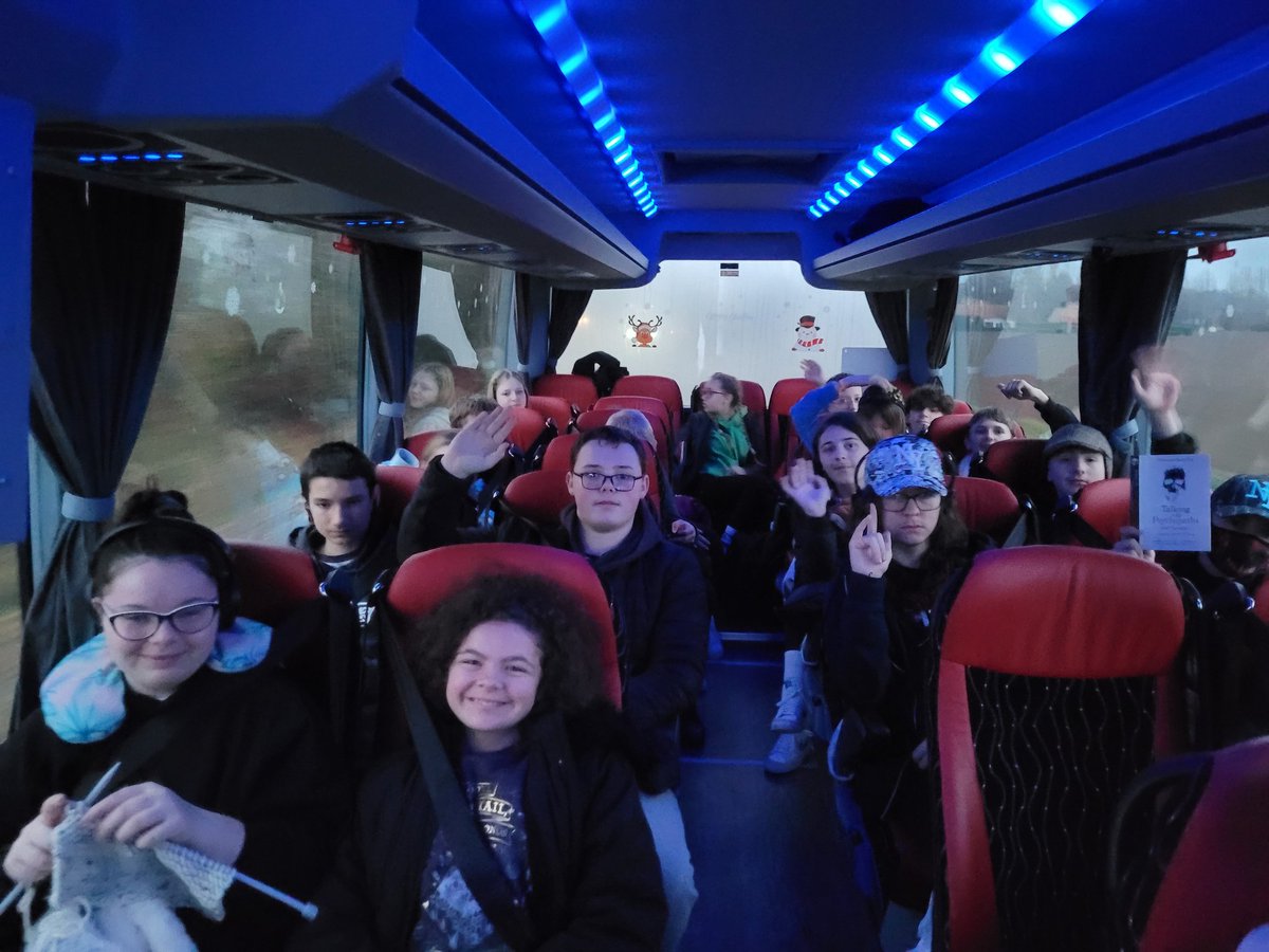 CoedcaeMFL's tweet photo. Au revoir Château d'Ebblinghem, see you next year! We are off to Calais, ahead of schedule. #bonvoyage #francedecember22 #coedcaeMFL #châteaudebblinghem https://t.co/MbQyvpMFVN