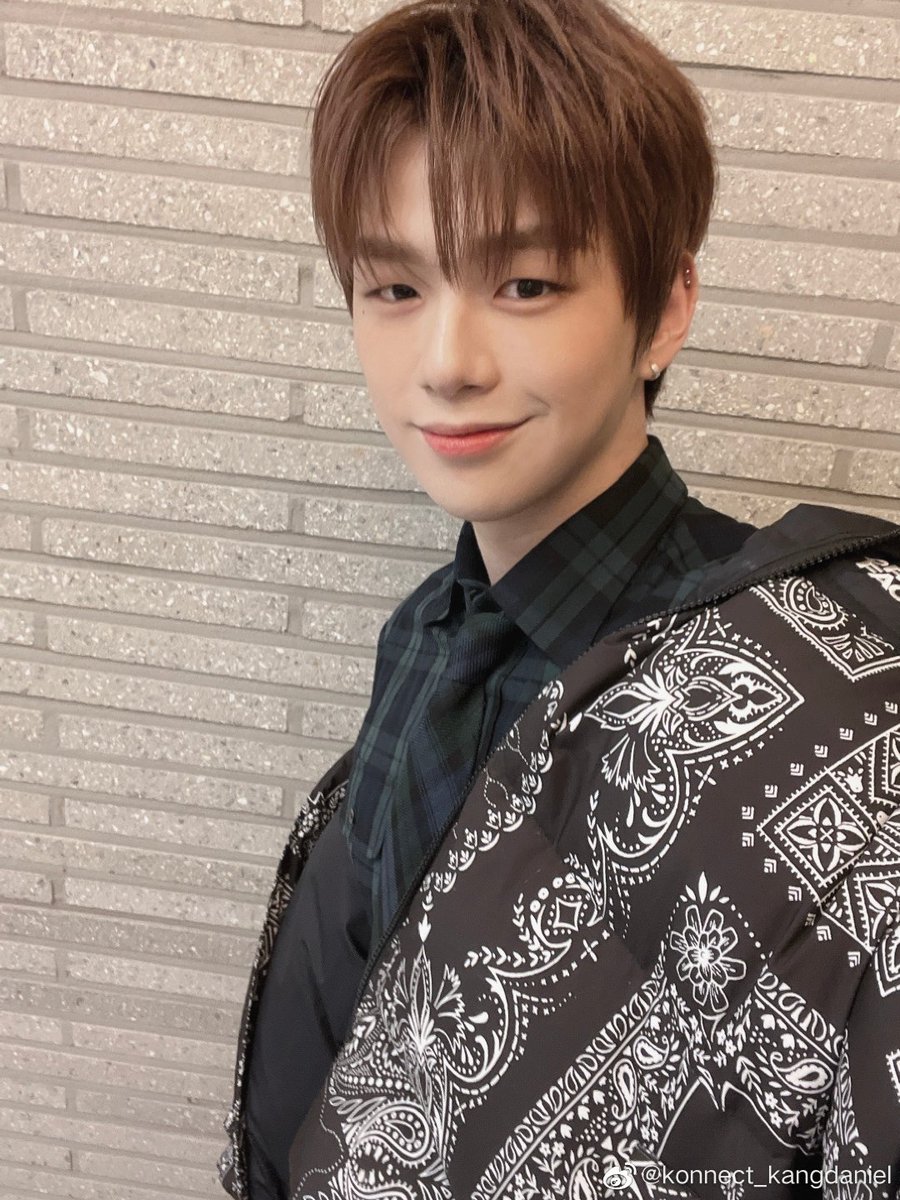 With Kang Daniel Thailand tweet media