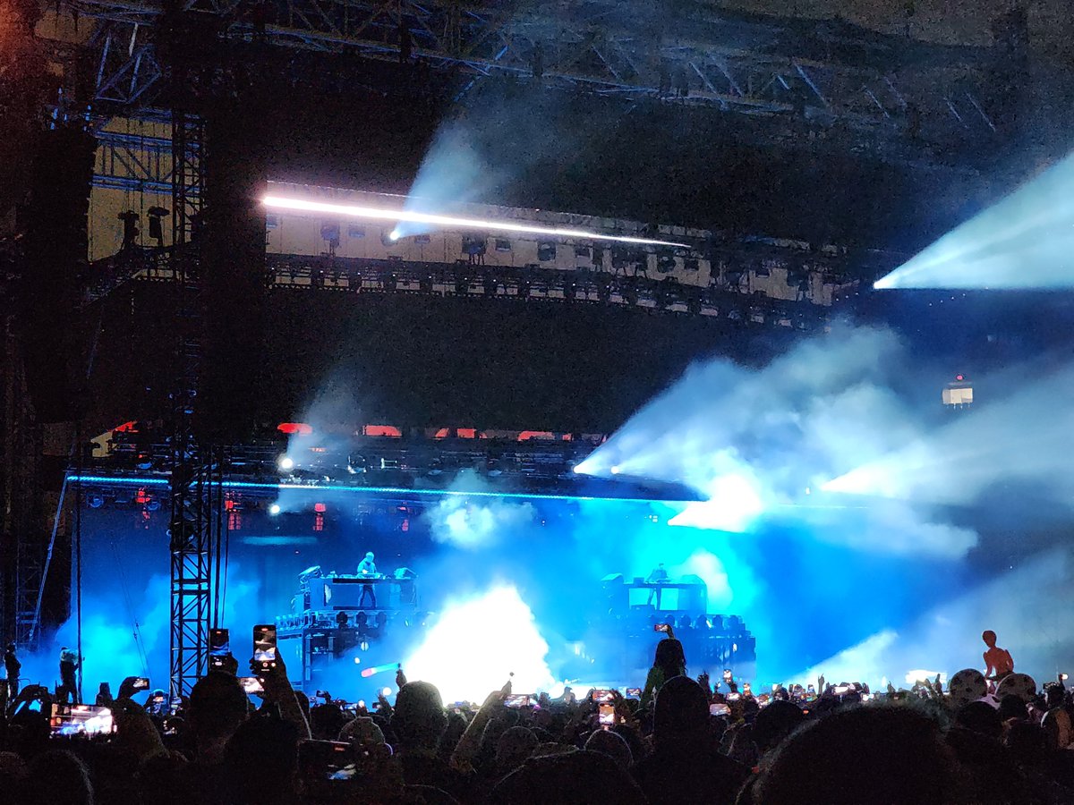 Mark <a href="/kx5official/">Kx5</a> at the #LAColiseum as one of the best sets of the year. Even with the slight technical hiccup haha.