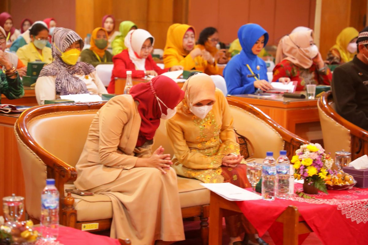 IjoKuluk's tweet photo. Hingga kini program Destara telah mendampingi 16 kelompok yang tersebar di berbagai kabupaten dan kota di Jateng.
#NingNawal #GusYasin #PanglimaSGN
#SantriGayengNusantara #SGNbaiz
#WagubJateng #TajYasinMZ
@TajYasinMZ https://t.co/C9yxq1R4XV