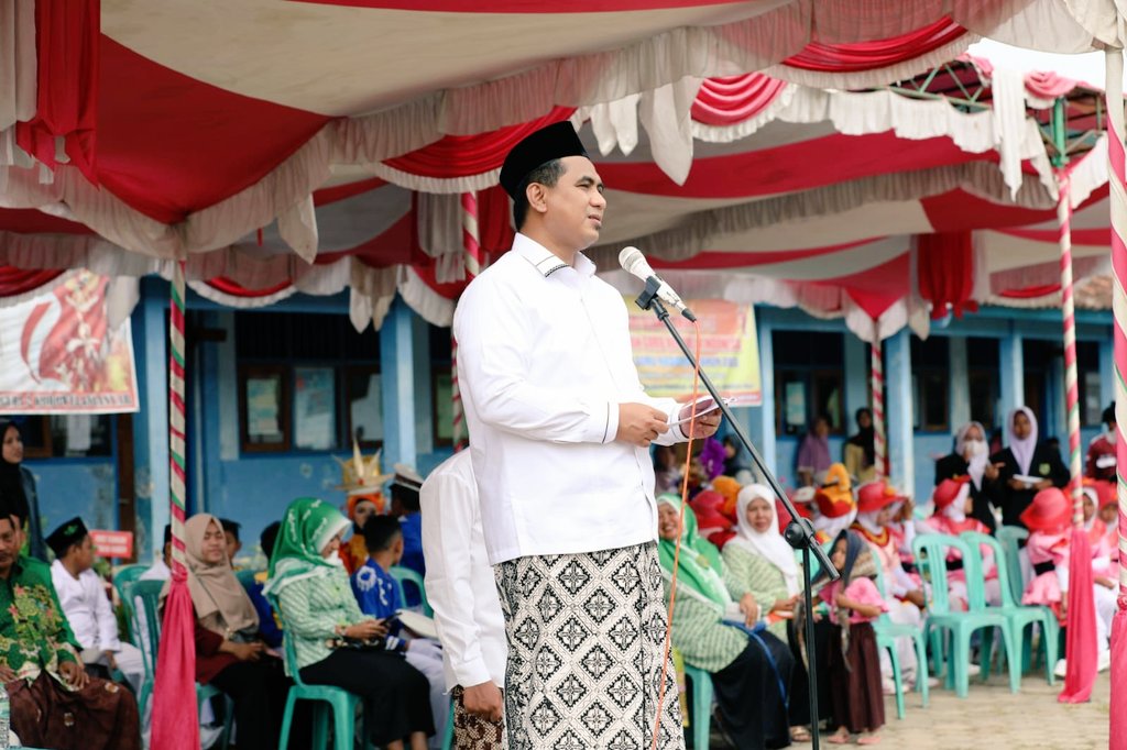 IjoKuluk's tweet photo. Wagub Gus Yasin yang juga Panglima SGN juga mengatakan, Pemprov Jateng, melalui Dinas Kominfo telah berupaya memberikan informasi kepada masyarakat terkait berita hoax atau tidak.
#GusYasin #PanglimaSGN #SantriGayengNusantara #SGNbaiz
#TajYasin #WagubJateng @TajYasinMZ https://t.co/LTNPktTeWl