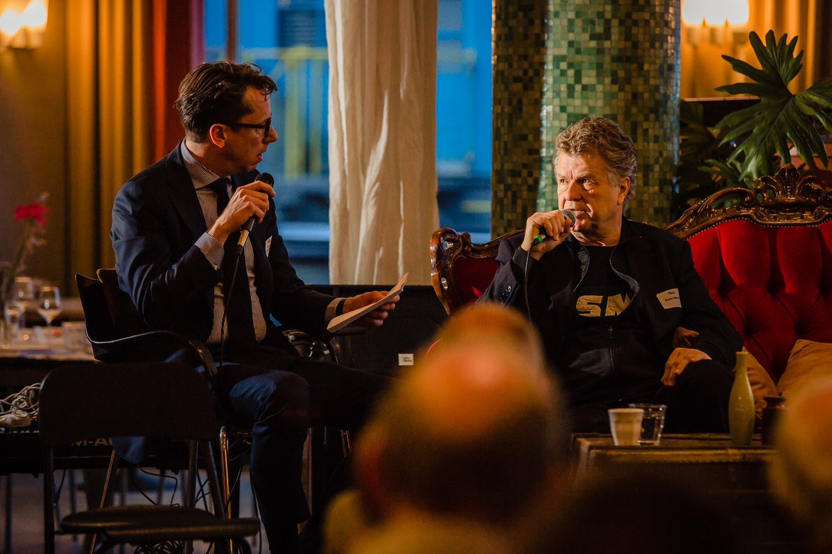 Joris_Timmerman's tweet photo. Moderating a session with @DittrichBoris, senator in the Dutch parliament, prof. Kees Waaldijk and 65 gay professionals. 
Main question: what has the LGBTI community achieved worldwide and in the Netherlands in the last 30 years? And what needs our attention? #lhbti #HumanRights https://t.co/bYUXHFH0kZ