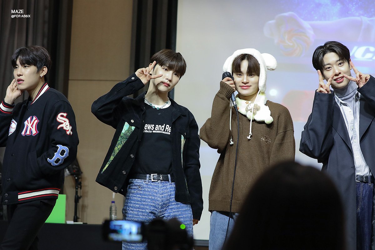 maze_0522's tweet photo. 221202 뮤직앤드라마 팬사인회

어제도,오늘도,내일도 앞으로 쭉-
우리 예삐들과 함께💕

P.s.1300일의 예삐시

#에이비식스 #AB6IX #전웅 #JEONWOONG #김동현 #KIMDONGHYUN #박우진 #PARKWOOJIN #이대휘 #LEEDAEHWI https://t.co/4maDgfJC1v