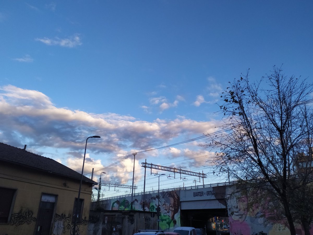ventu64's tweet photo. Cielo dell'#Ortica oggi bellissimo https://t.co/4uSLOHT333
