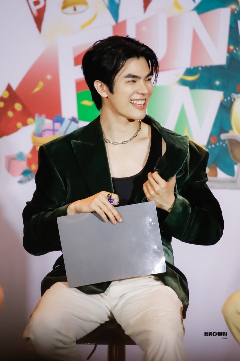 Brown_Sugar1515's tweet photo. โหหหห เร่งแอร์หน่อยคร้าา

@milephakphum #MilePhakphum
#FunfanไปกับD7xMileApo https://t.co/1bd6TtOe0l