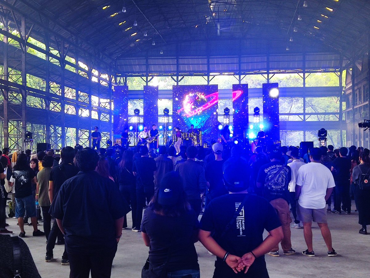 Megat_Yaesree's tweet photo. Joanna & Co
#FredPerry #Subcluture
#FredPerrySubculture
#SentulDepot #LiveUpdate https://t.co/26GYNDx4Y5