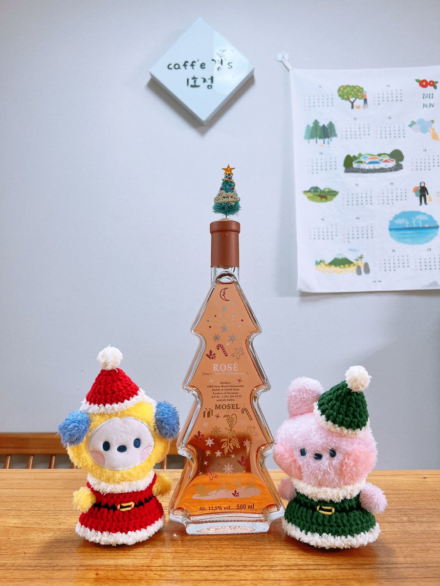 billy04281's tweet photo. 다가온다~🎄🧑🏻‍🎄
초보 뜨개러의 이벵😆

only RT 3분 크리스마스 뜨개옷 드려용
(비계 X )
당발은 12월 16일 늦은 지민시
이쁜 우리지민이의 🎄크리스마스러브 
많이 들어주세요~😘

I vote #JIMIN of BTS for Asian Celebrity of the Year #ACOTY2022 #NETIZENSREPORT #ACOTY2022JIMIN @thenreport https://t.co/EkJ5TyVcrt