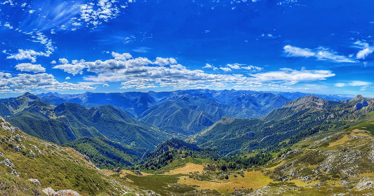 rakel_laviana's tweet photo. No conquistamos la montaña, sino a nosotros mismos.
Edmund Hillary
#diainternacionaldelasmontanas
#parquenaturalderedes
#tiatordos
@CasoRedes https://t.co/bP4ChZZ6EZ