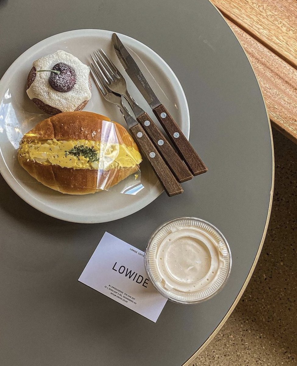 playxeveryday's tweet photo. LOWIDE (로와이드)

📍서울 성동구 서울숲2길 22-1 (Seoul-forest station Exit 5)
📌 เปิดทุกวันจันทร์-ศุกร์ เวลา 10.00-20.00 น. , เสาร์-อาทิตย์ เวลา 11.00-21.00 น.

#รีวิวเกาหลี #เที่ยวเกาหลี #เที่ยวเกาหลีที่ไหนดี https://t.co/OB8m6egaLQ