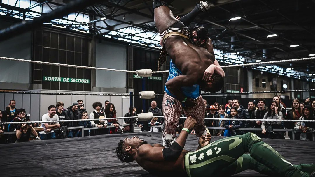 global_catch's tweet photo. [Résultats] @AtlasWrestlingC x @ParisManga 🇫🇷

Show n°1 : 
-@TheBuck243  bat @RSLeVisionnaire 

-@HellmerLGuennec  bat @daraghlynch

-@R1ProGamer  bat @jazzeparry  

-Omari bat Christianium, @anastasia1thlt &amp; @Kurothekidd 

Suite 🔽 https://t.co/hlfs1uL5eP