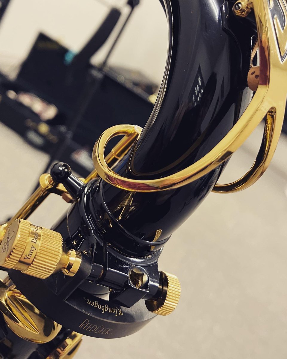 sax_a_gogogo's tweet photo. 楽器の色に合わせて3本ともKlangbogen＋ネックスクリュー

バリトンは他のYAMAHAバリトン個体と比べるとどうしても軽いので重めセットにしたくて東京行った時にサクソフォン・ラボで衝動買い💸

#YANAGISAWA
#SILVERSONIC
#SELMER
#SERIEⅢ
#BLACKlacquer
#YAMAHA
#YBS41Ⅱ 
#Klangbogen
#YanyBoostar https://t.co/bEBE8Pz9BC