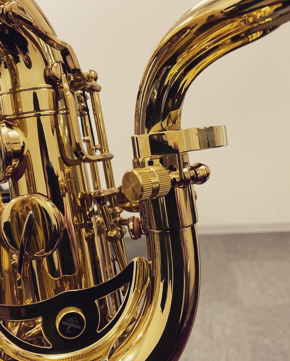 sax_a_gogogo's tweet photo. 楽器の色に合わせて3本ともKlangbogen＋ネックスクリュー

バリトンは他のYAMAHAバリトン個体と比べるとどうしても軽いので重めセットにしたくて東京行った時にサクソフォン・ラボで衝動買い💸

#YANAGISAWA
#SILVERSONIC
#SELMER
#SERIEⅢ
#BLACKlacquer
#YAMAHA
#YBS41Ⅱ 
#Klangbogen
#YanyBoostar https://t.co/bEBE8Pz9BC