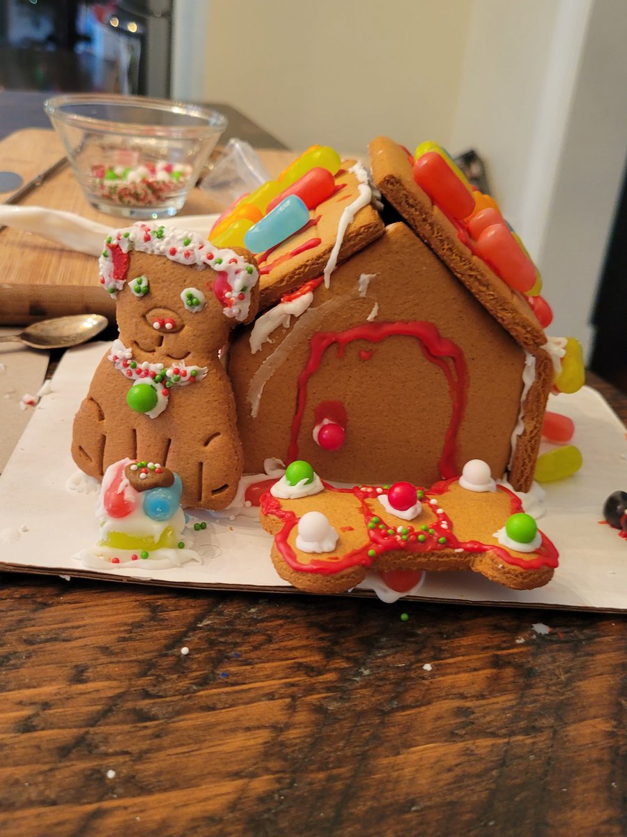 Sarah Clarke tweet media