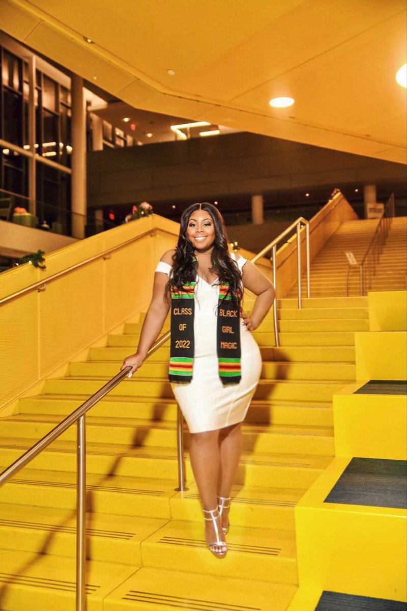 itsbrenee2real's tweet photo. Thank you A&amp;T🐶 

✌🏾Signing off, BA Fashion Merchandise Design, Liberal Studies:Applied Cultural Thought #ncat #ncat22 https://t.co/uIzLV9kuwj