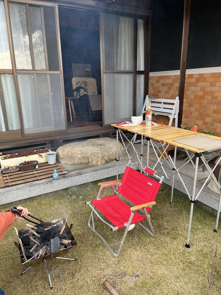 okuokaSDG's tweet photo. 今日は実家で嫁さん＋両親とBBQ
終わってからは枯れ草木燃やし
#少年の心忘れずに https://t.co/t9JBjZts4u