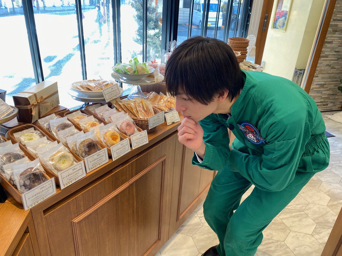 hirata76's tweet photo. 明日は #猫ひた 月曜日
今回はスイーツ！！……ってことは🫢

12:00〜の放送です！

#tvk 
#sst https://t.co/ImIBi1qUVQ