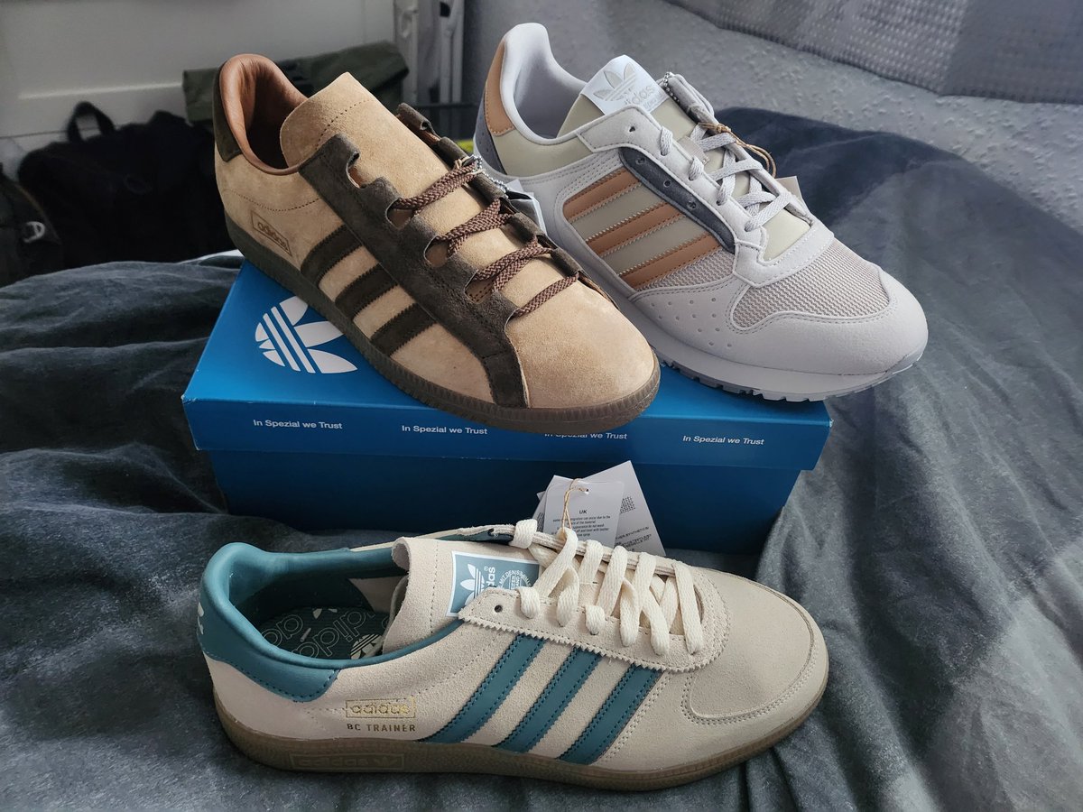 ClemSnide1974's tweet photo. Had worse Sunday afternoon knocks on the door TBF. DPD have been. Happy Xmas to me. From me. @adiFamily_ #spzl #bctrainer https://t.co/dDR47jJagn
