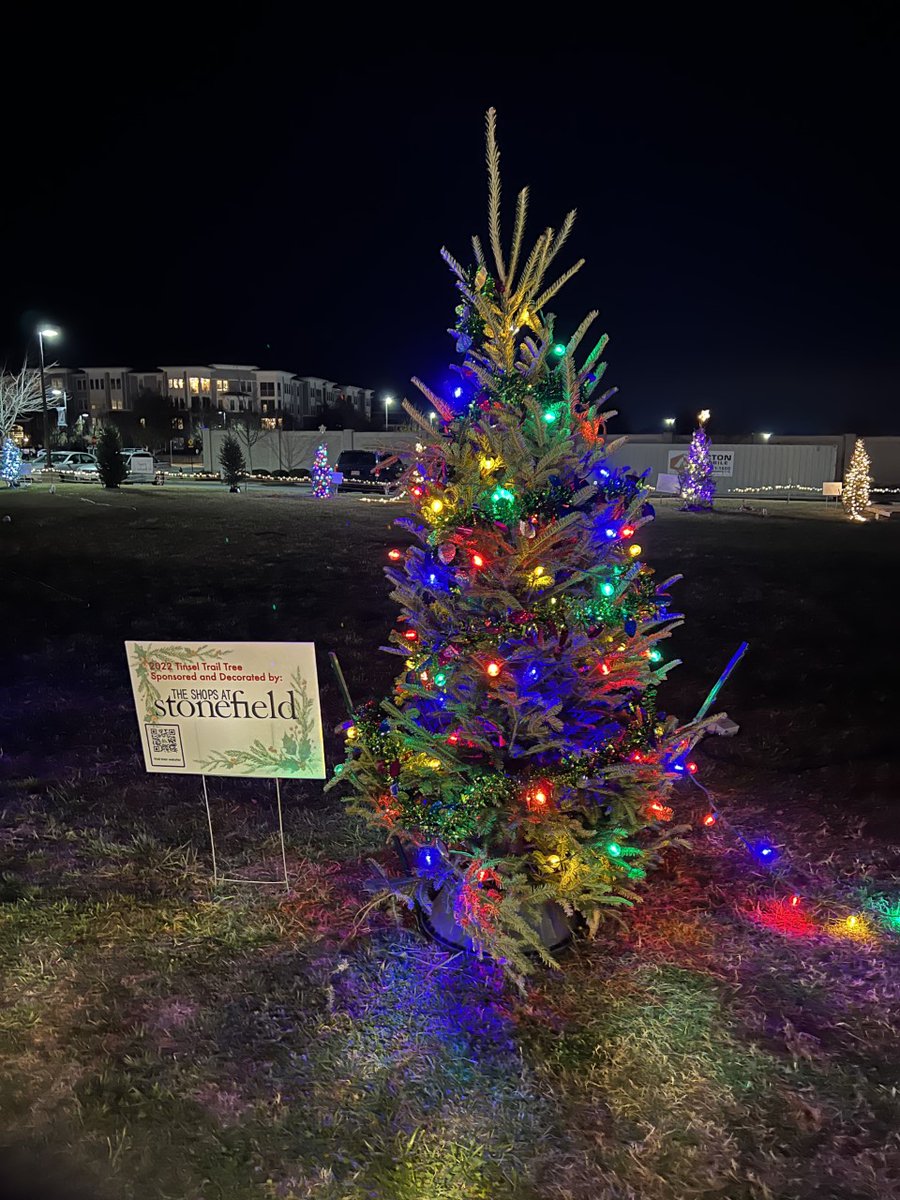JLCville's tweet photo. #TinselTrail Sponsor Spotlight

Thank you @StonefieldShops for being this year's presenting sponsor and providing the perfect space to provide holiday cheer!

The community is invited to walk along the illuminated trail FREE of charge through Jan 2.

#jlcville #volunteer https://t.co/3C4t0oAFg2
